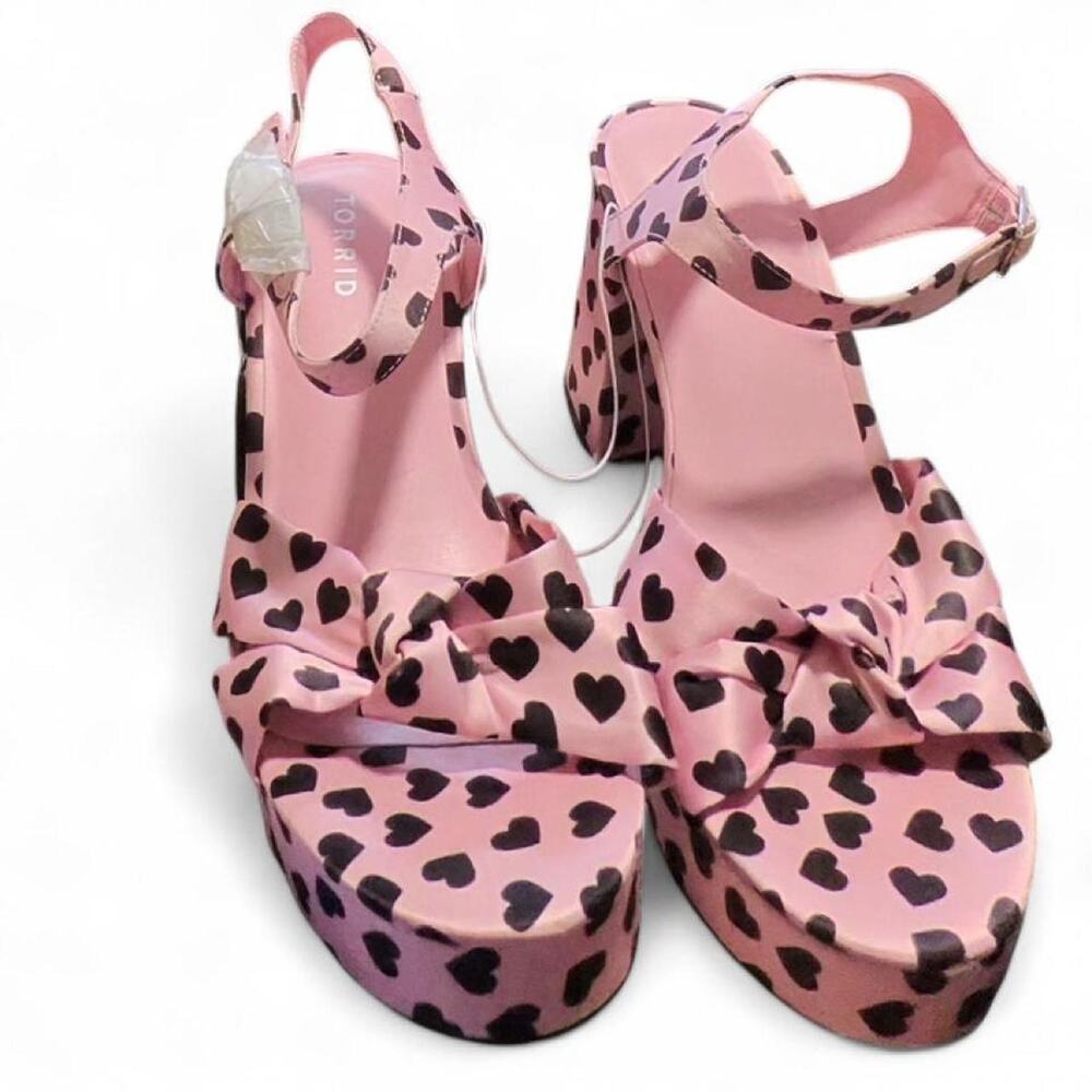 Torrid Pink Platform Heels with Black Hearts and Bow Detail - Size 7.5 [W] NWT